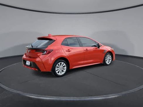 Used 2025 Toyota Corolla SE FWD image 4