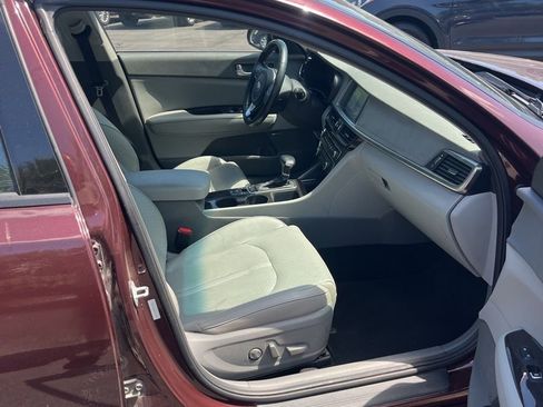 Used 2017 Kia Optima EX w/ Premium Package image 6