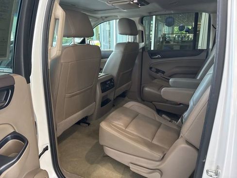 Used 2019 GMC Yukon XL SLT w/ Premium Edition RWD image 16