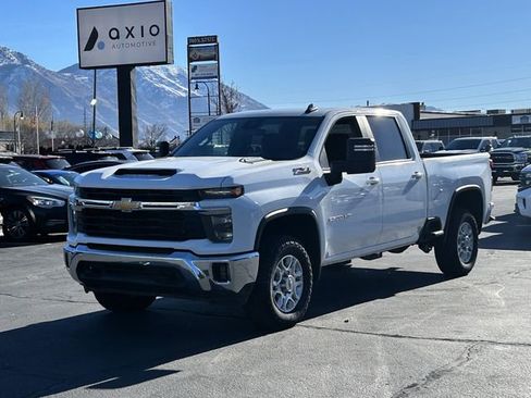 Used 2024 Chevrolet Silverado 2500 LT AWD/4WD image 10