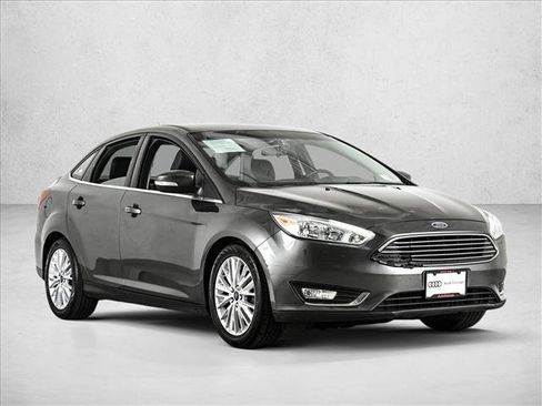 Used 2015 Ford Focus Titanium w/ Titanium Cold Weather Package FWD image 3