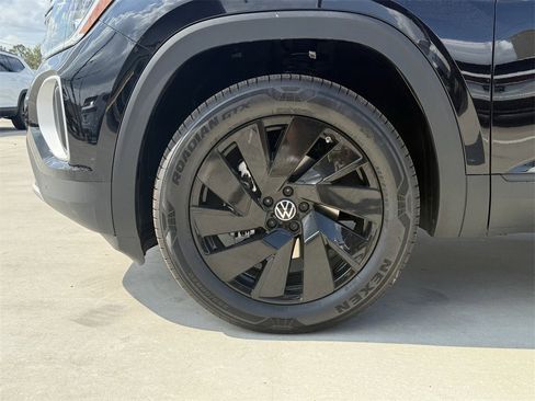 New 2026 Volkswagen Atlas SE image 9