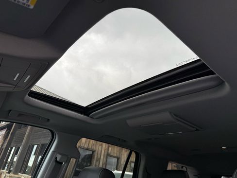 Used 2019 Chevrolet Tahoe LT image 14