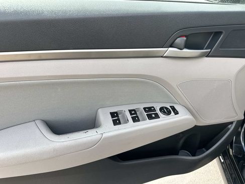 Used 2018 Hyundai Elantra SEL FWD image 15