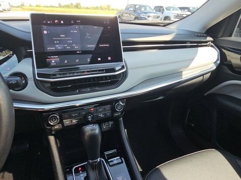 Used 2022 Jeep Compass Limited w/ Sun and Sound Group image 43