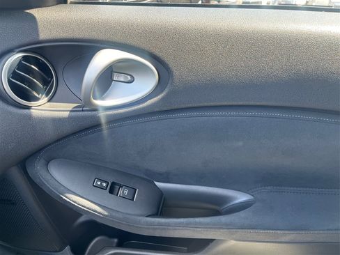 Used 2011 Nissan 370Z Touring w/ Sport Pkg image 18