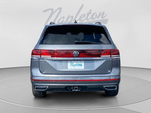 Used 2025 Volkswagen Atlas SE FWD image 4