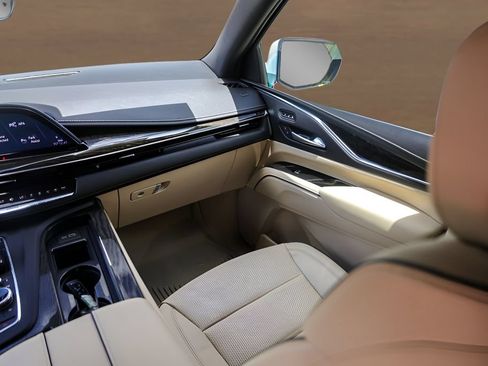 Certified 2023 Cadillac Escalade Premium Luxury w/ Performance Package AWD/4WD image 29