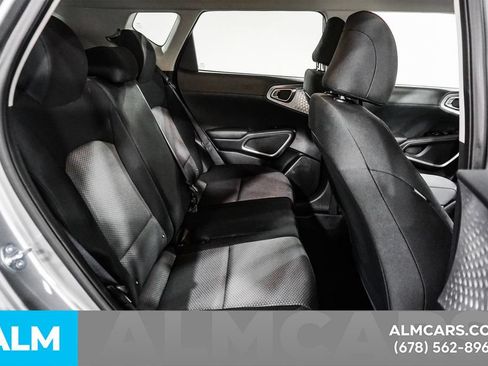 Used 2025 Kia Soul LX w/ LX Technology Package FWD image 15