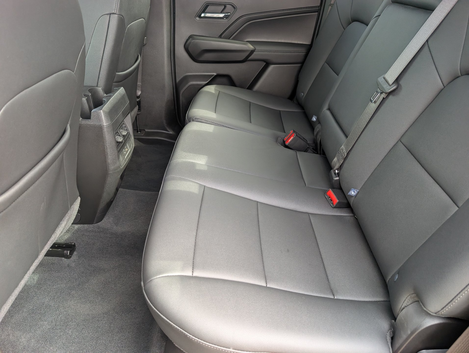 Used 2024 Chevrolet Colorado LT w/ LT Convenience Package III RWD image 17