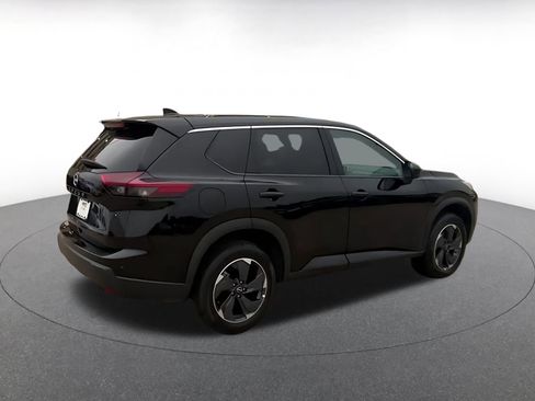 Used 2025 Nissan Rogue SV FWD image 14