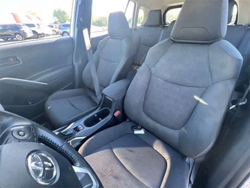Used 2024 Toyota Corolla Cross LE image 27