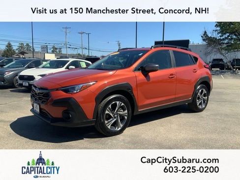 Used 2025 Subaru Crosstrek 2.0i Premium image 3