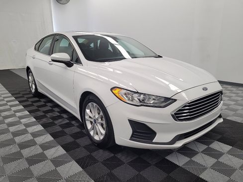 Used 2020 Ford Fusion SE FWD image 13