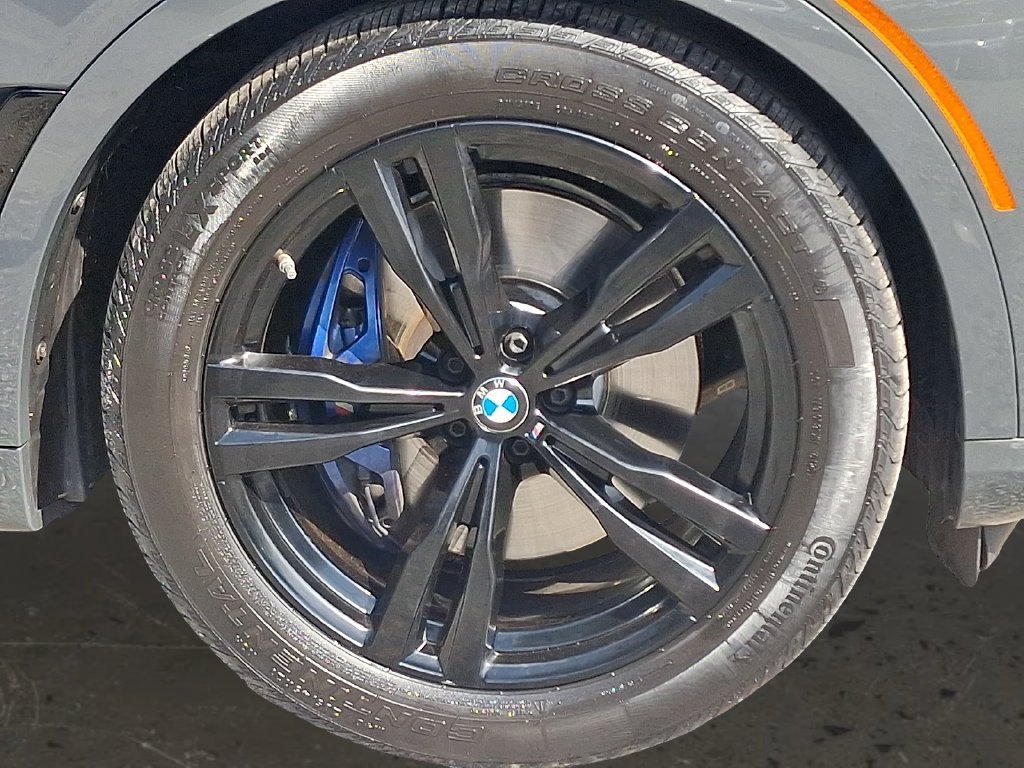 Used 2024 BMW X7 xDrive40i w/ M Sport Package AWD/4WD image 9