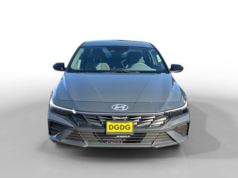 New 2025 Hyundai Elantra Sport image 8