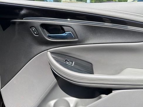 Used 2018 Chevrolet Impala LT w/ Sunroof and Spoiler Package FWD image 16