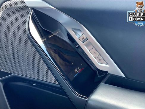 Used 2023 BMW 740i image 32