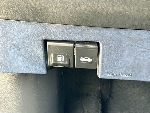 Used 2022 Nissan Kicks SV FWD image 11