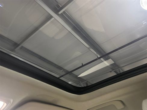 Certified 2023 Volvo XC40 B5 Ultimate w/ Protection Package Premier image 26