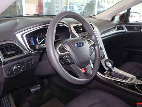 Used 2015 Ford Fusion SE FWD image 16