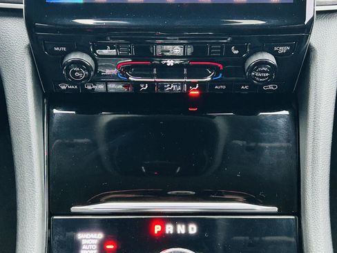 Used 2023 Jeep Grand Cherokee L Limited w/ Black Appearance Package image 24