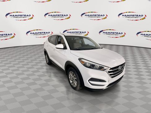 Used 2018 Hyundai Tucson SE w/ Cargo Package AWD/4WD image 2