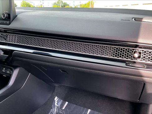 Used 2024 Honda Civic Sport image 18