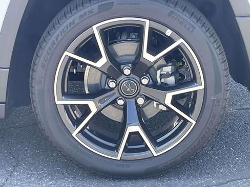 New 2026 Jeep Cherokee Overland w/ Advanced Pro Tech Group AWD/4WD image 12