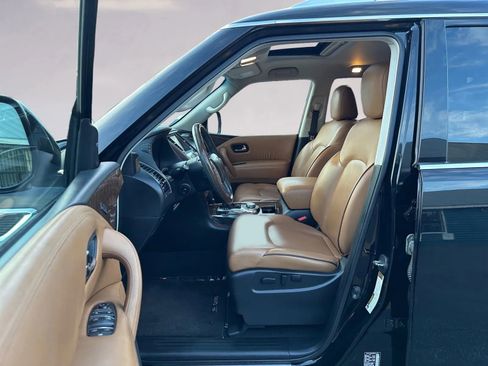 Used 2016 INFINITI QX80 4WD w/ Signature Edition Package image 11