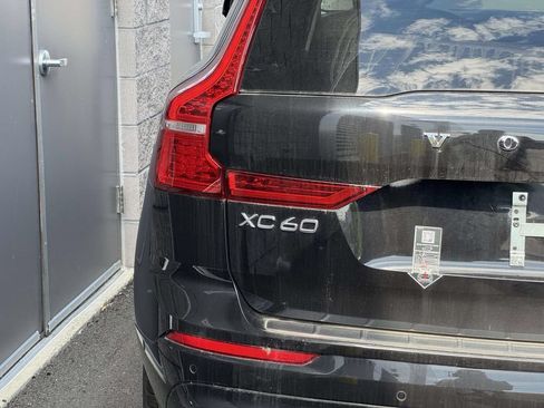 Used 2025 Volvo XC60 B5 Plus w/ Protection Package Premier AWD/4WD image 5