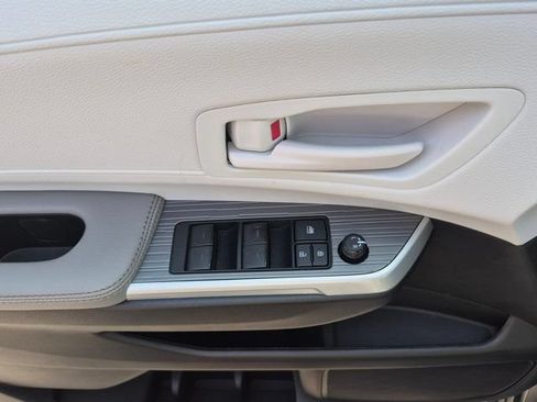 Certified 2026 Toyota Sienna LE AWD/4WD image 19