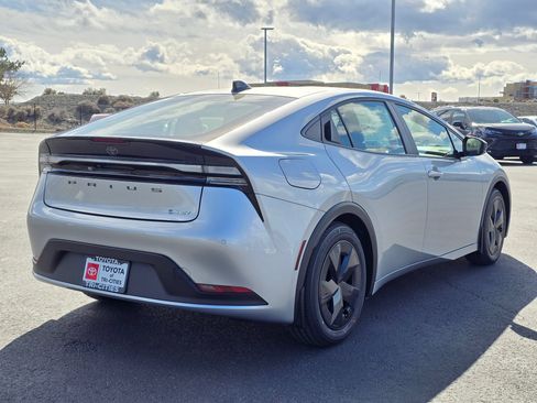 Used 2026 Toyota Prius Plug-In Hybrid FWD image 35
