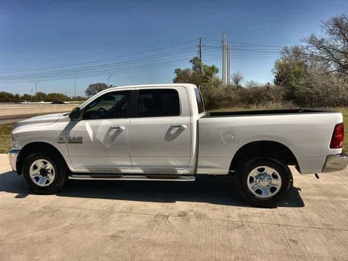 Used 2018 RAM 2500 SLT w/ Luxury Group image 4