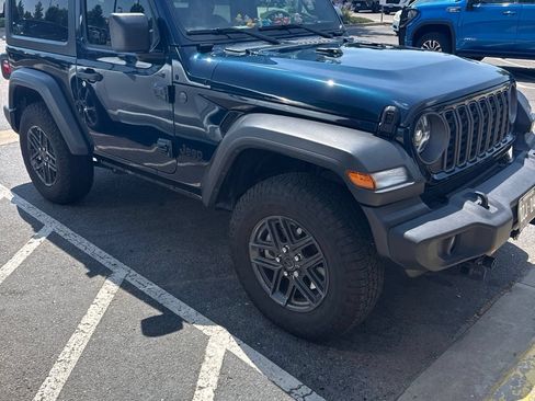 Used 2025 Jeep Wrangler Sport AWD/4WD image 2