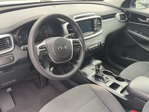 Used 2020 Kia Sorento L FWD image 10