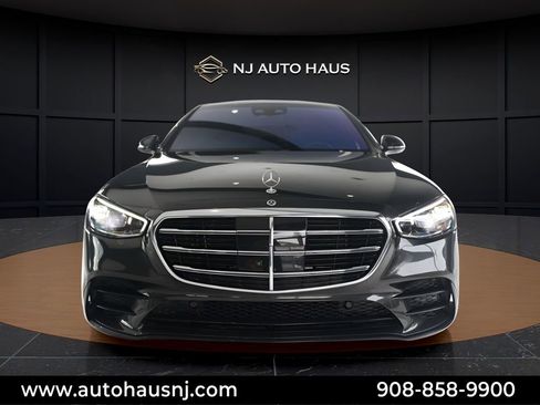 Used 2022 Mercedes-Benz S 500 4MATIC w/ AMG Line Package image 3