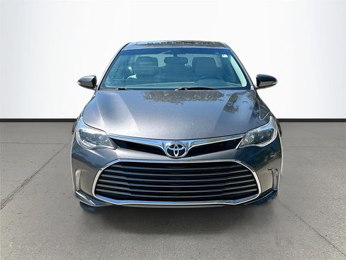 Used 2016 Toyota Avalon XLE Premium image 2
