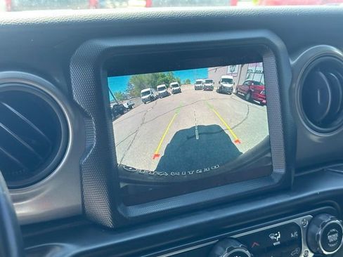 Used 2022 Jeep Wrangler Unlimited Sport AWD/4WD image 29