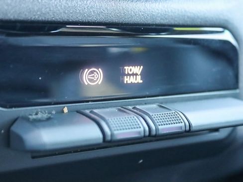 Used 2022 RAM 2500 Tradesman w/ Chrome Appearance Group image 33