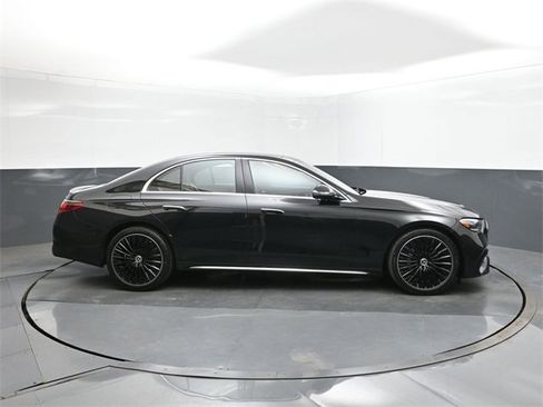 New 2026 Mercedes-Benz E 350 4MATIC Sedan image 26