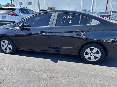 Used 2018 Chevrolet Cruze LS FWD image 7