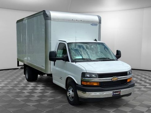 New 2026 Chevrolet Express 4500 w/ Power Convenience Package RWD image 7