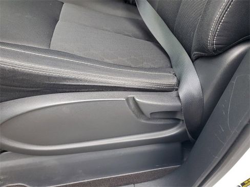 Used 2019 Nissan Titan SV image 12