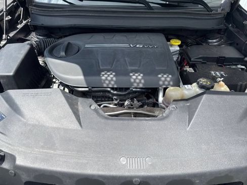 Used 2020 Jeep Cherokee Limited AWD/4WD image 38