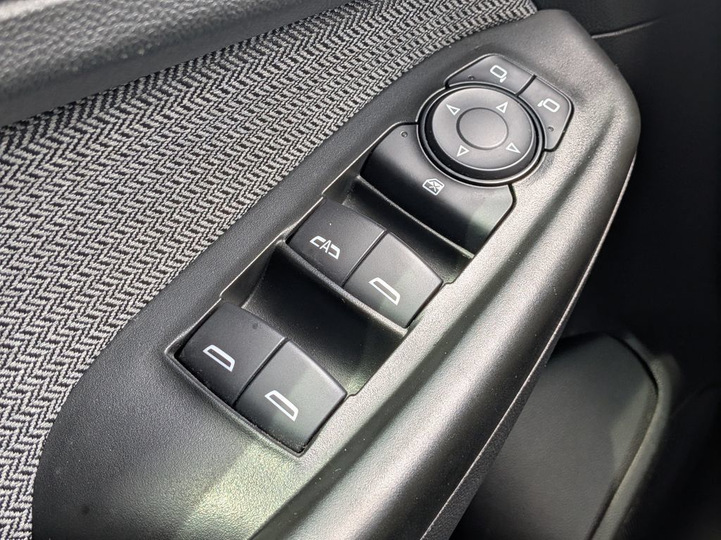 Used 2022 Chevrolet TrailBlazer LT FWD image 23