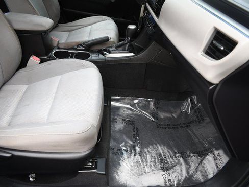 Used 2016 Toyota Corolla LE FWD image 25