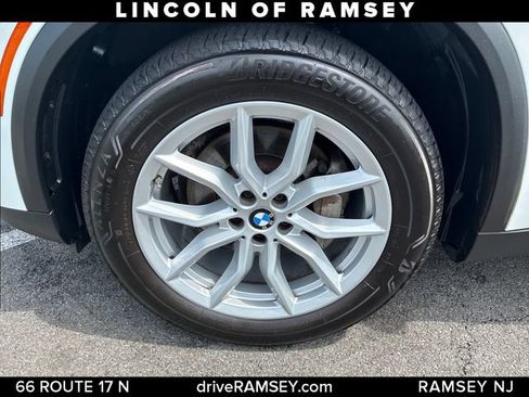 Used 2022 BMW X5 xDrive40i w/ Premium Package AWD/4WD image 27