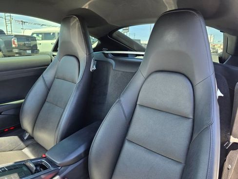 Used 2019 Porsche 718 Cayman RWD image 17