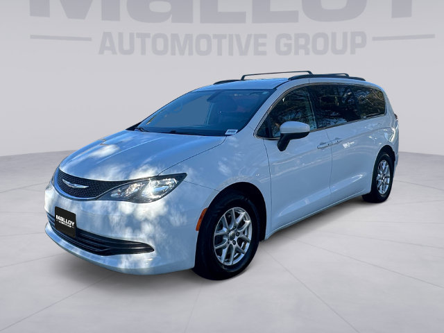 Used 2020 Chrysler Voyager Lxi FWD image 1